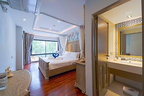 4 Bed Beachfront Condo SP43