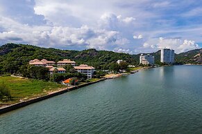 4 Bed Beachfront Condo SP43