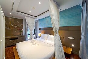 4 Bed Beachfront Condo SP43