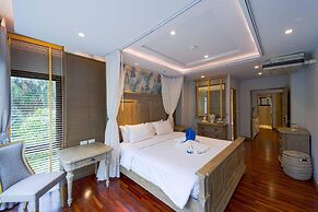 4 Bed Beachfront Condo SP43