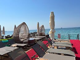 THE LEA HOTEL & SUİTE