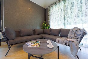 Beautiful new 7 Bedroom Villa Resort CT7