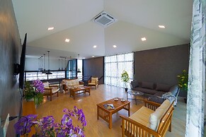 Beautiful new 7 Bedroom Villa Resort CT7