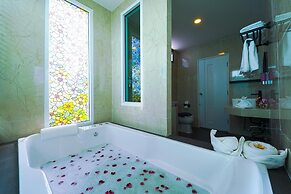 Beautiful new 7 Bedroom Villa Resort CT7