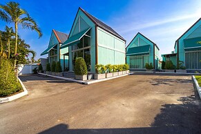 Beautiful new 7 Bedroom Villa Resort CT7