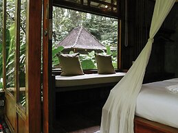 The Karu Cabin by AGATA