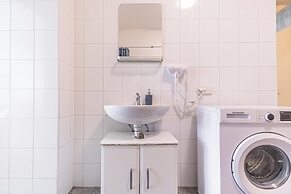 Affordable Cozy 2BR Apt Near Stadthalle