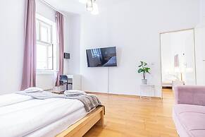 Affordable Cozy 2BR Apt Near Stadthalle