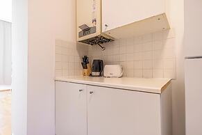 Affordable Cozy 2BR Apt Near Stadthalle