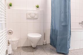 Affordable Cozy 2BR Apt Near Stadthalle