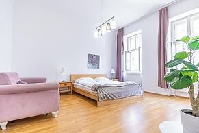 Affordable Cozy 2BR Apt Near Stadthalle