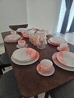 Bayan Lepas Getaway - Nature Views & BBQ Haven