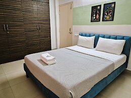 Crescent Stays Gachibowli