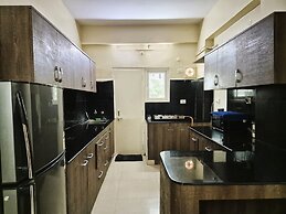 Crescent Stays Gachibowli