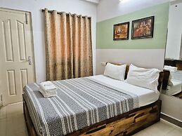 Crescent Stays Gachibowli