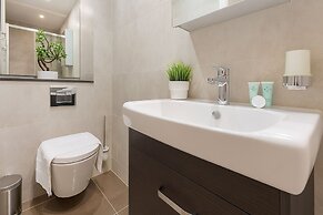 Modern Studio Flat in Hammersmith
