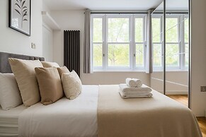 Modern Studio Flat in Hammersmith