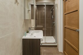 Modern Studio Flat in Hammersmith