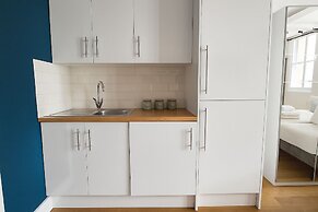 Modern Studio Flat in Hammersmith