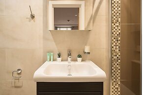 Modern Studio Flat in Hammersmith
