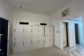 Lazy Lizard Hostel