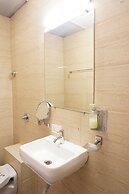 Executive Hotel Pearl Inn