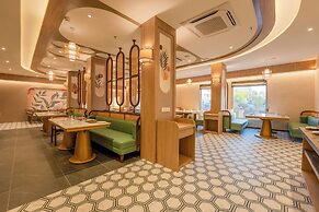 Treebo Premium Nagpur Automotive Square