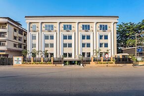 Treebo Premium Nagpur Automotive Square