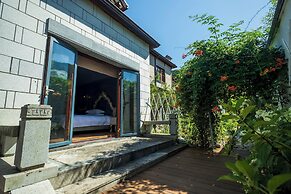 Jingdezhen Homestay Outside the Window