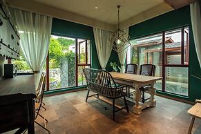 Jingdezhen Homestay Outside the Window