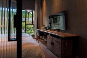 Jingdezhen Homestay Outside the Window