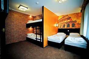WORLD HOSTEL