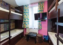 WORLD HOSTEL