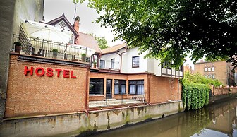 WORLD HOSTEL