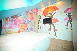 WORLD HOSTEL