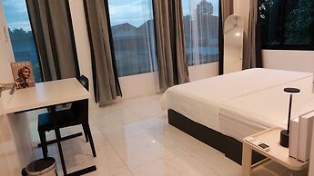 Modern Private Pool Villa in Sukhumvit