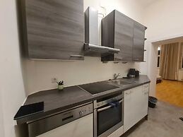 Modern 2BR Apt Near Wiener Stadthalle