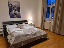 Modern 2BR Apt Near Wiener Stadthalle