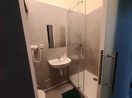Modern 2BR Apt Near Wiener Stadthalle
