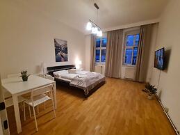 Modern 2BR Apt Near Wiener Stadthalle