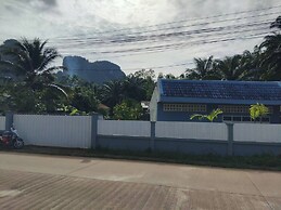Greeneryhousekrabi52