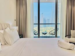 Venduras Chic 1BR Burj Views Sterling