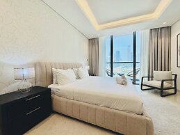 Venduras Chic 1BR Burj Views Sterling