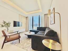 Venduras Chic 1BR Burj Views Sterling