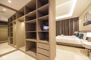 Luxury 1BR at Sterling East Burj Views