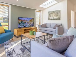 Isca Lodge - With Decking