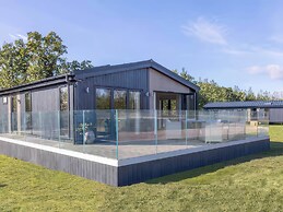 Isca Lodge - With Decking