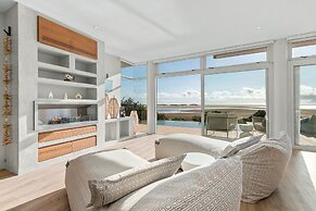 Mbizi Lagoon House