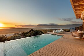 Mbizi Lagoon House