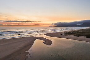 Mbizi Lagoon House